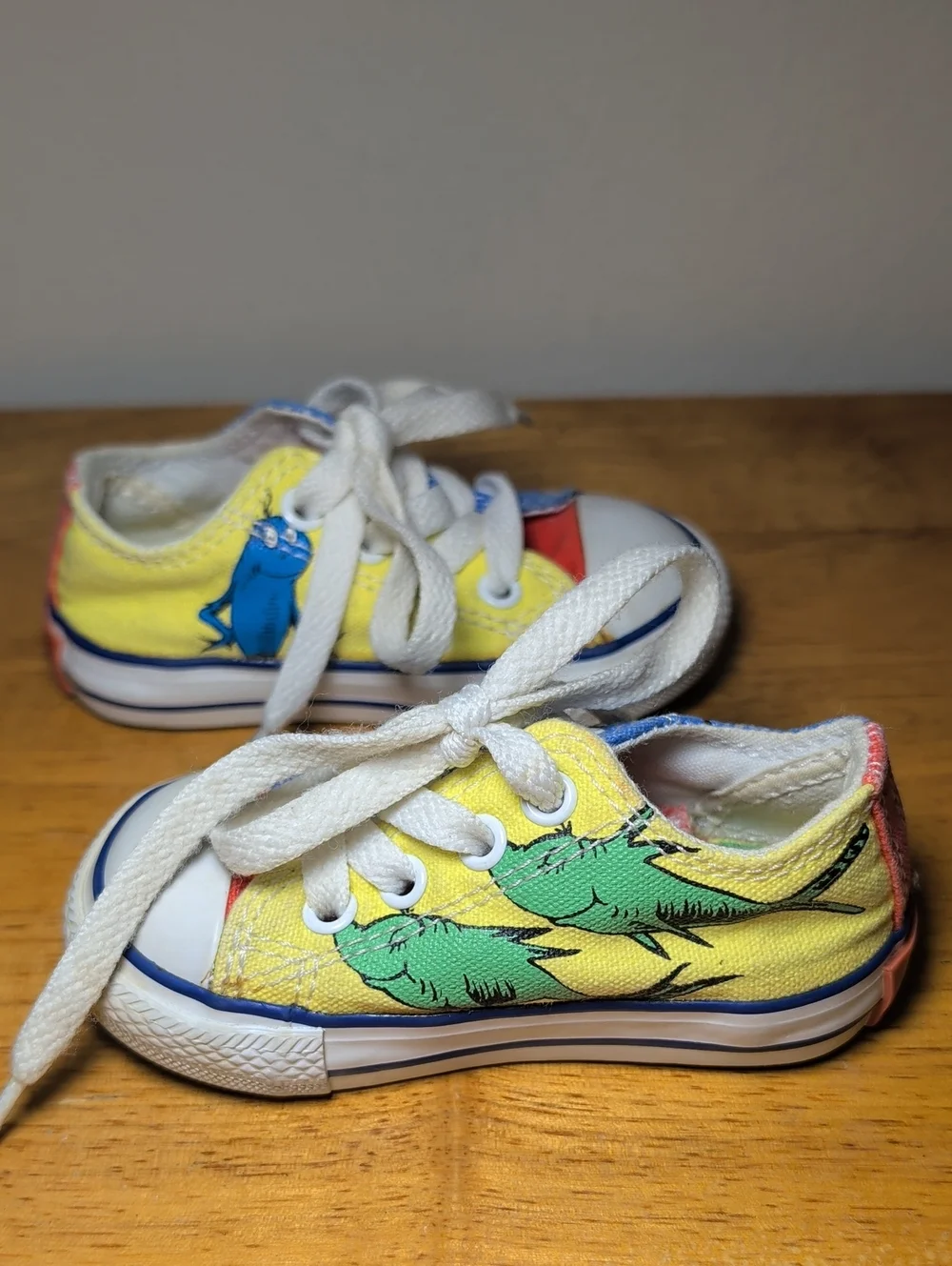 Converse All Star Limited Edition Dr. Seuss Sneakers 1 Fish 2 Fish Toddler US 4